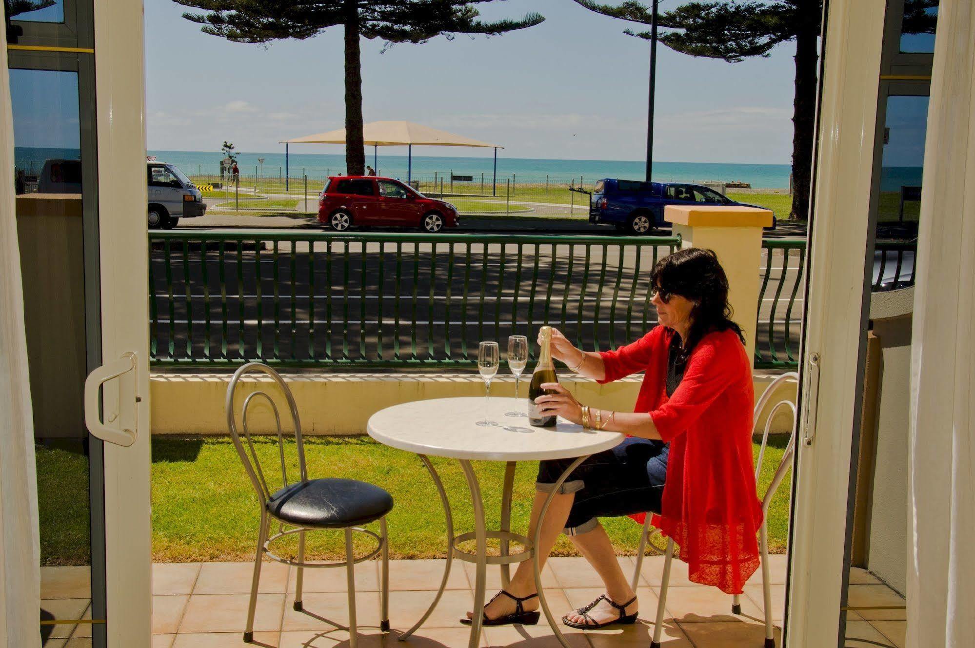 Beachfront Motel Napier Ngoại thất bức ảnh
